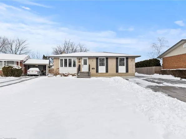 5 Chelmsford Ct, Saint Catharines, ON L2M 6H4