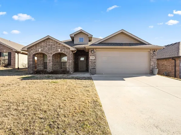 6100 NW McClellen St, Bentonville, AR 72713