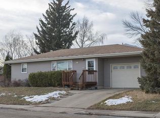 1302 6th St NW, Mandan, ND 58554