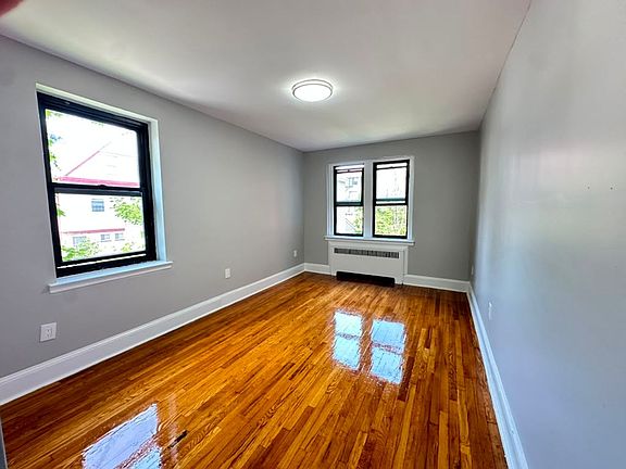4th image of 67 Lenox Ave APT 2E