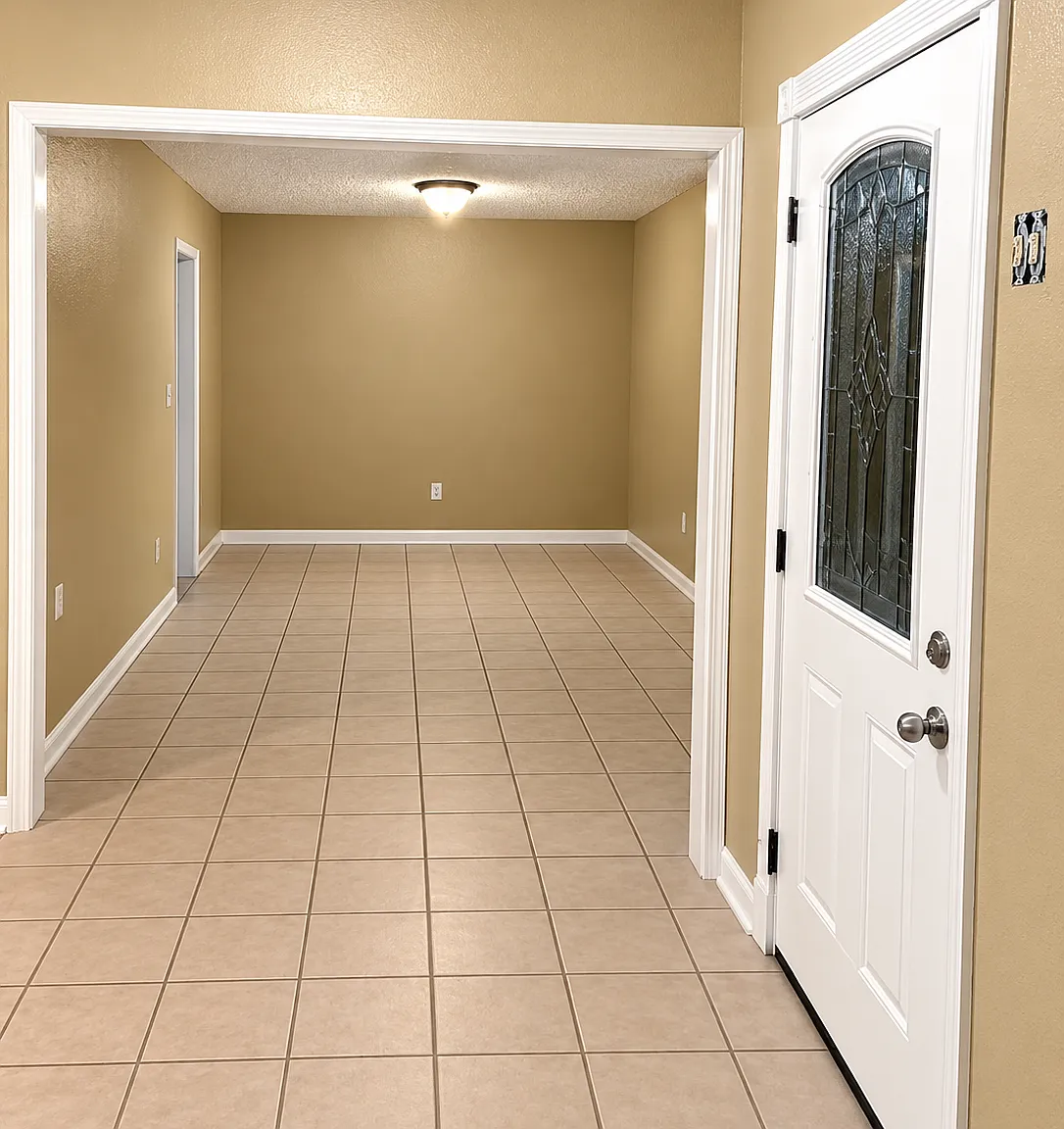 3 bed, 1902 sqft, $1,800 — Photo 3