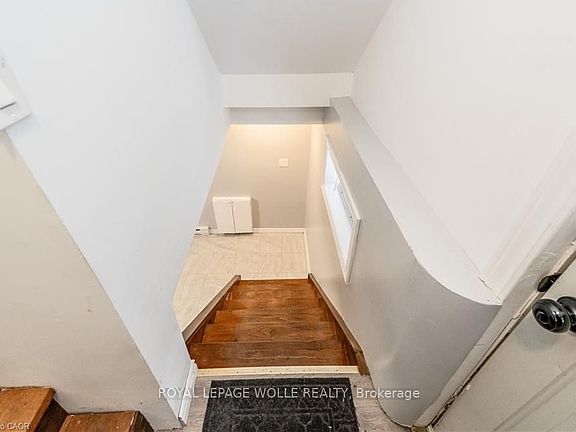 5th image of 275 Main St