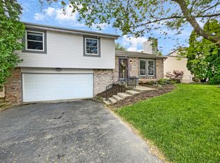 2054 Rolling Meadows Dr, Columbus, OH 43228