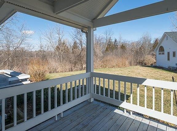 3rd image of 109 Quiet Creek Cir
