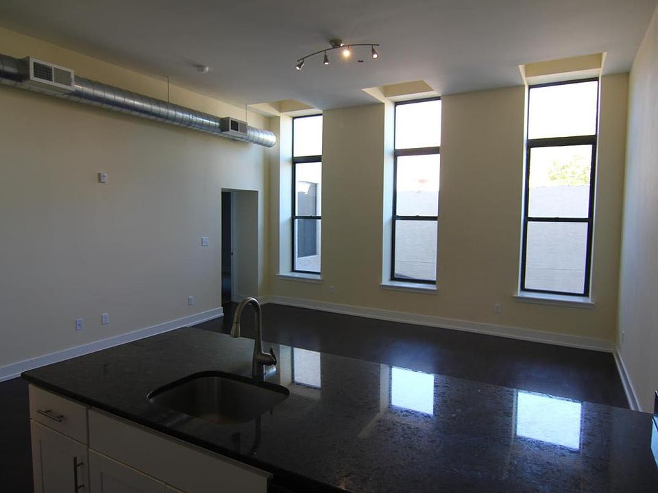 1st image of 105 N 2nd St #X01