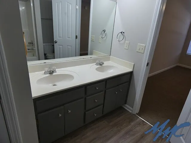 1114 Melvin Dr — Photo 9