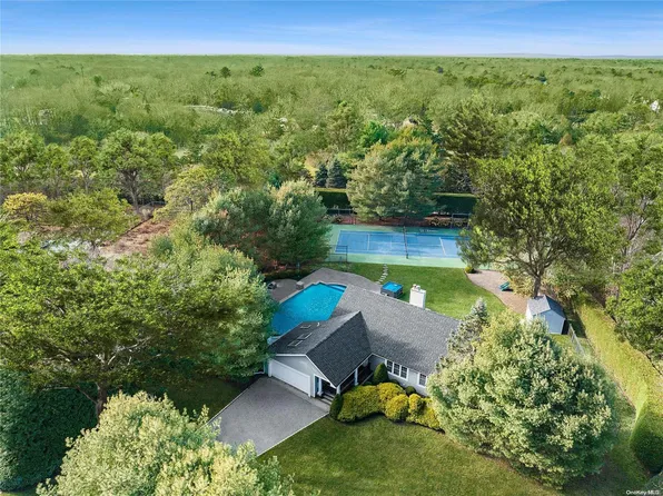 7 N Quarter Road, Westhampton, NY 11977