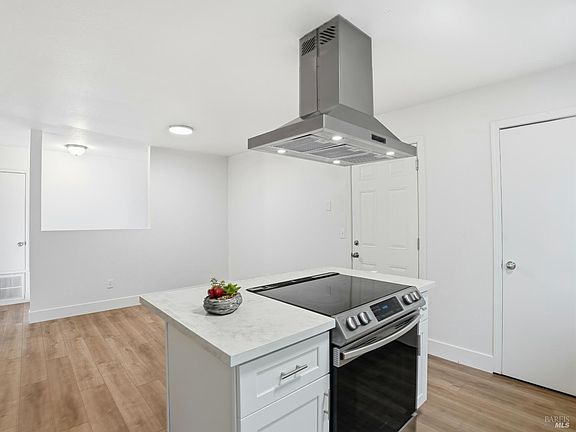 5th image of 6041 Evelyn Avenue