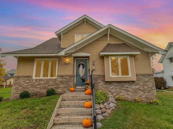 26 Franklin St NW, Hutchinson, MN 55350