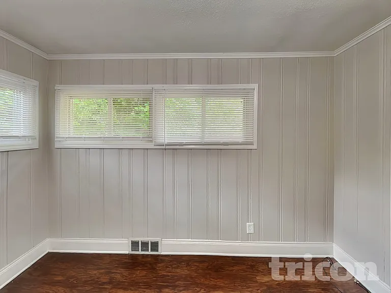 1141 Dooley Dr — Photo 8