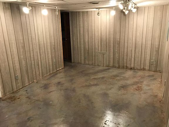 Dining room the largest room in the apartment