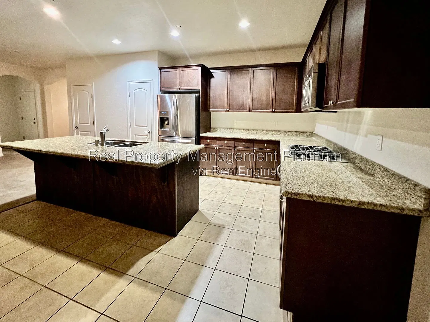 4 bed, 2.5 bath, 1777 sqft, $2,550 — Photo 2