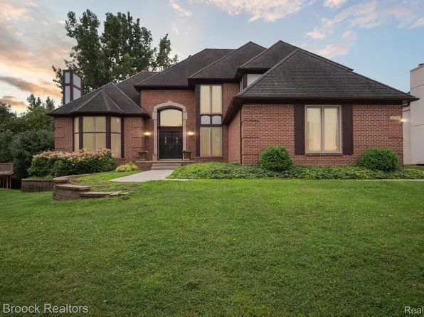 6722 Torybrooke Cir, West Bloomfield, MI 48323