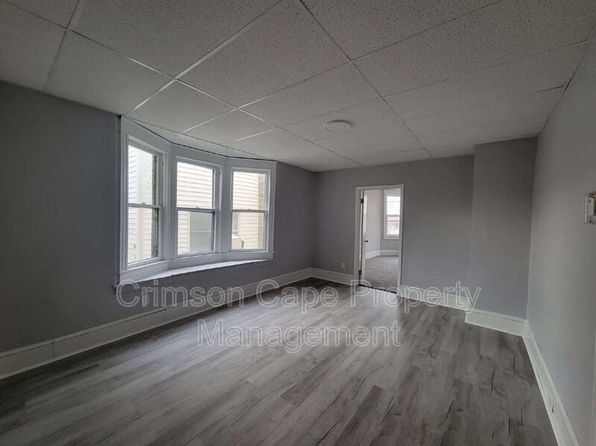 341 Hughes St APT 1