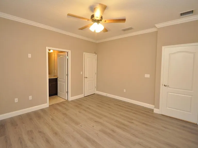 11 Ullynn Pl #B — Photo 10