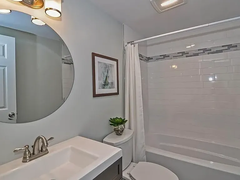 65 Brentwood St — Photo 4