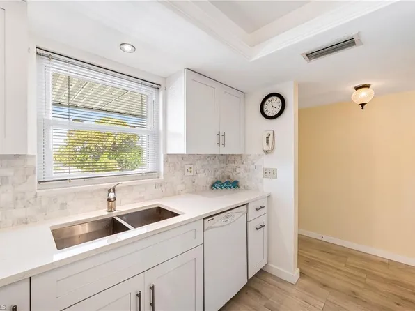 5435 Rattlesnake Hammock RD #303E, NAPLES, FL 34113