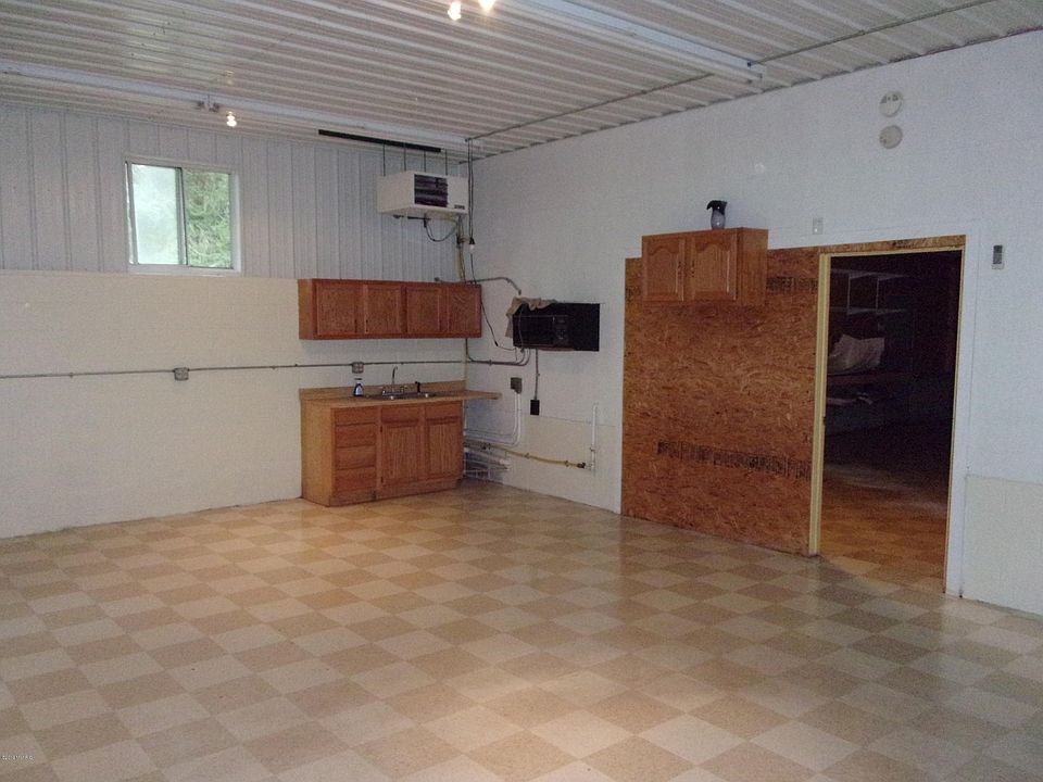 1st image of 518 Crest Ln