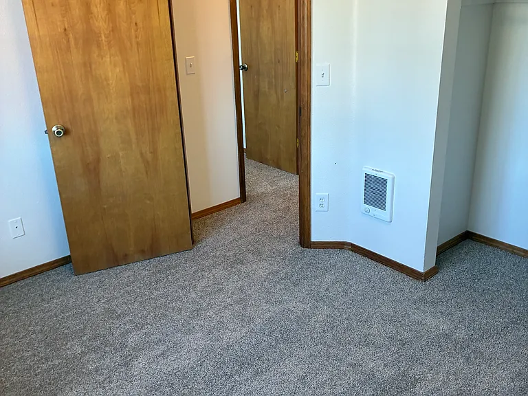 277 S Knott St — Photo 22
