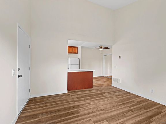 2nd image of 1051 Rock Springs Rd APT 202