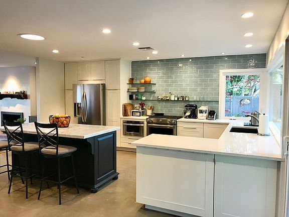 5th image of 1022 E Pinehurst Pl