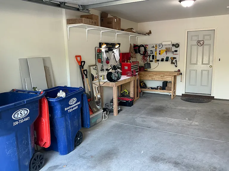 811 Canyon Park Ave — Photo 19