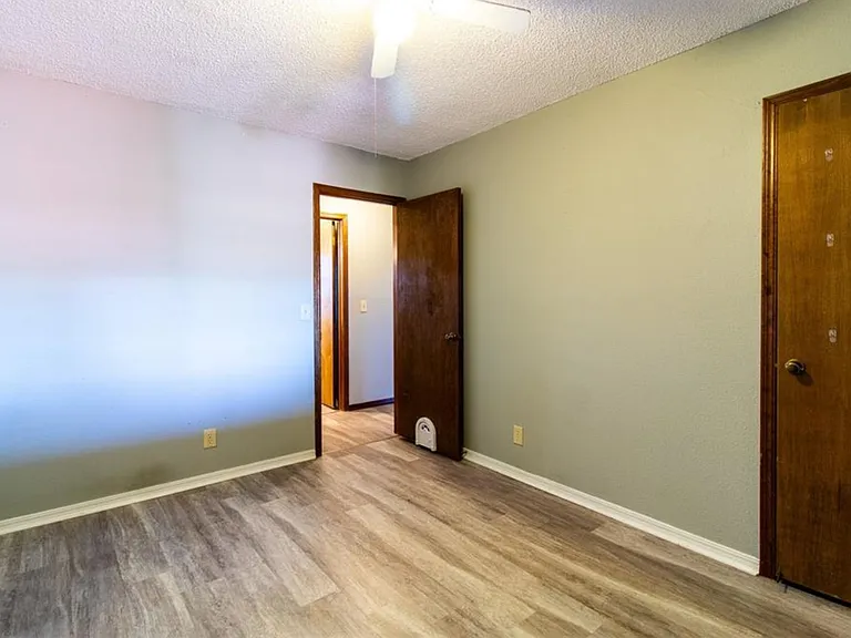 4520 Forest Hills Dr — Photo 10