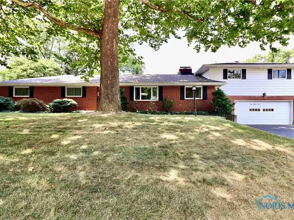 125 Ottekee Dr, Perrysburg, OH 43551