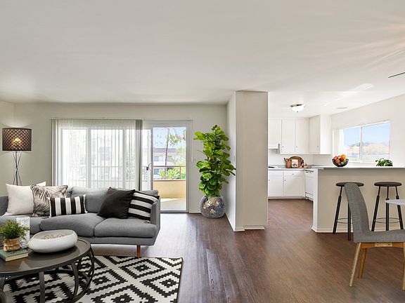 3rd image of 4419 Fulton Ave #9324567
