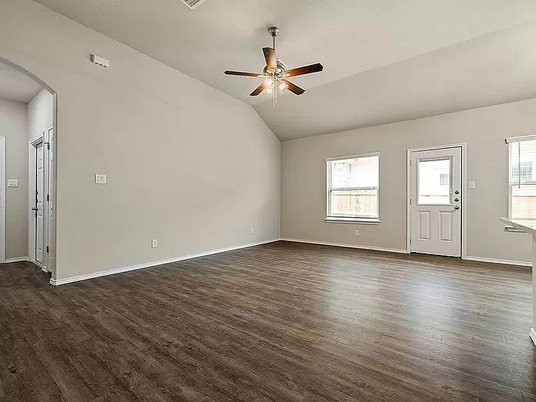 3 bed, 1375 sqft, $1,750 — Photo 4