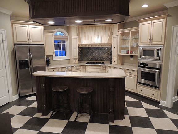 Kitchen Island/Bar