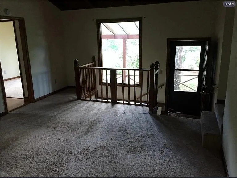 257 Castleair Dr NE — Photo 3