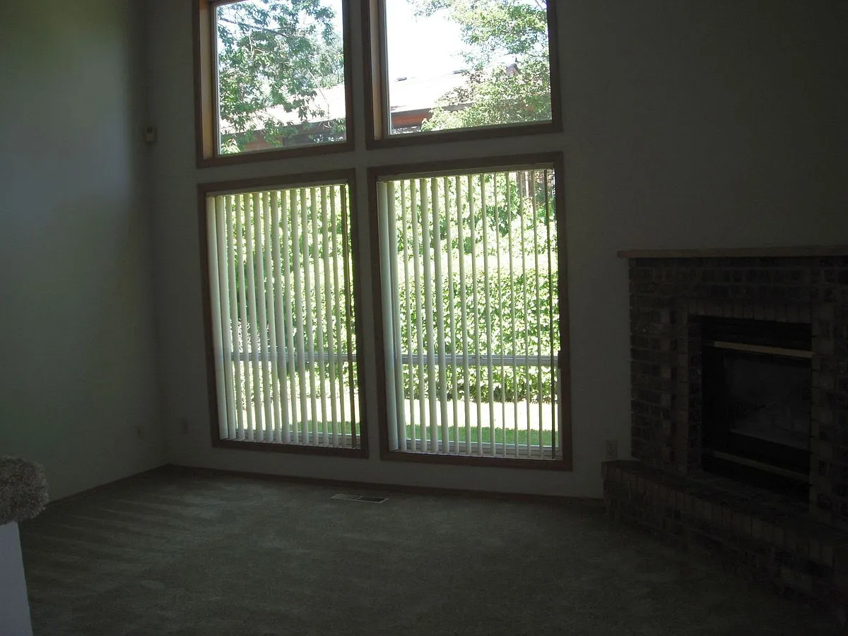 Building Photo - 12116 SE 7th St #A-B