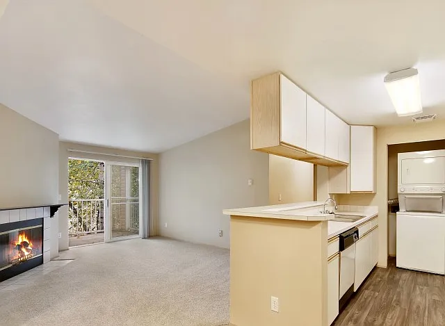 Maple Park Apartments — Photo 15