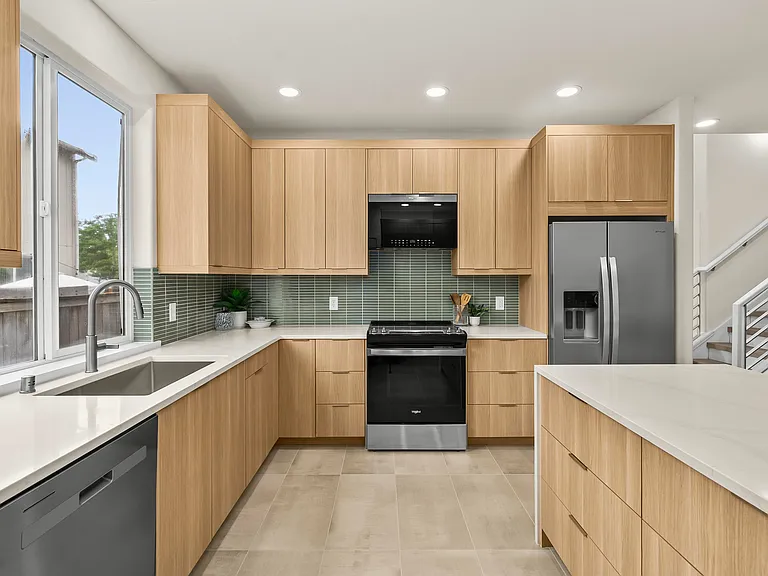 4938 Old Oak St SE — Photo 5