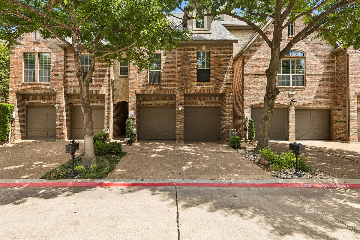 Building Photo - 4147 Towne Green Cir
