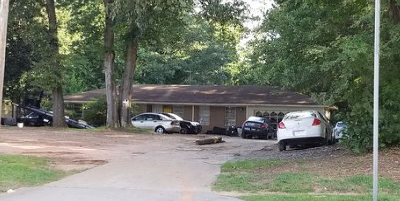 2nd image of 5892 Covington Hwy