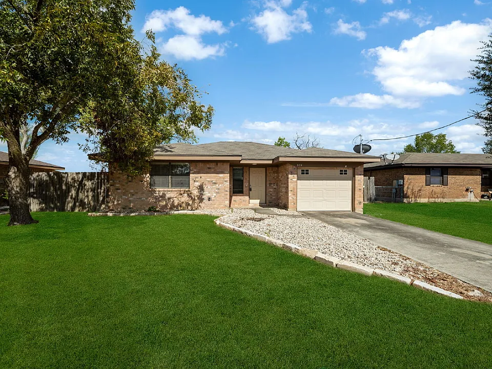 309 Meadow Dr