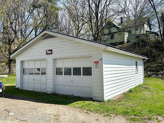 2nd image of 305 Mill St