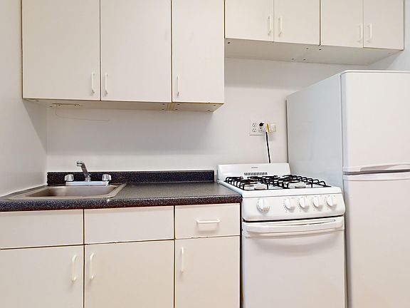 5th image of 171 Mott St #10