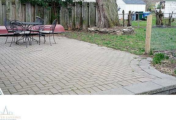 3rd image of 1652 Sunnyside Ave