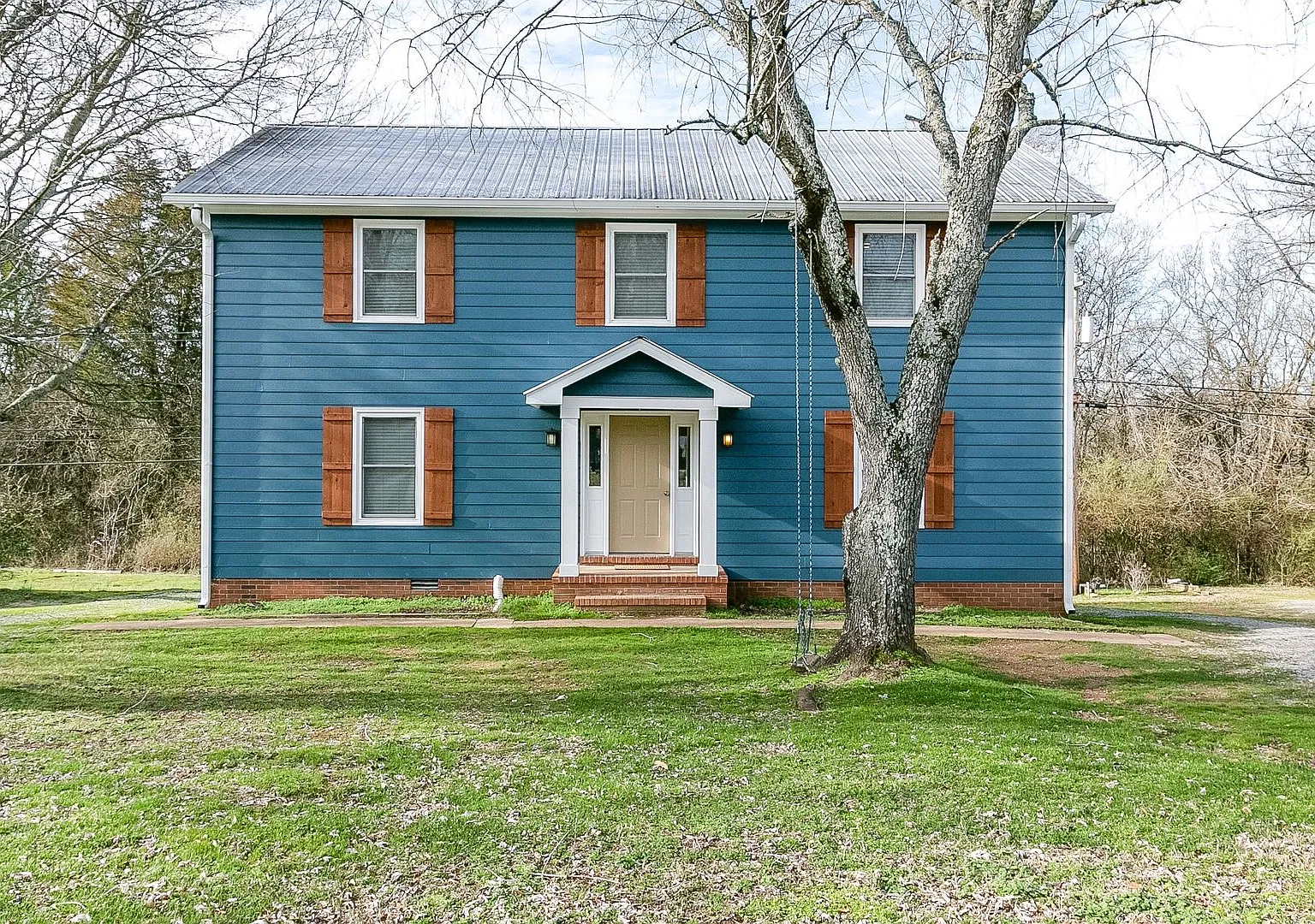 Renovated 2 Bed/1.5 Bath Duplex in Columbia, TN! — Photo 1