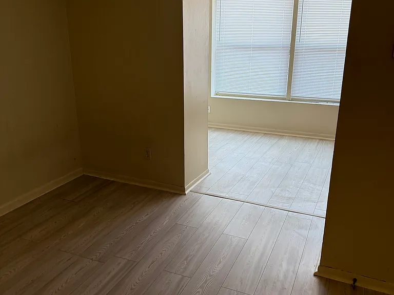 600 S Glenwood Ave — Photo 4