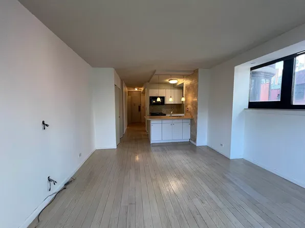 159 East 30th Street image 8 of 14