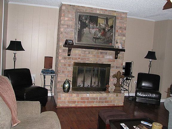 2nd image of 403 Jefferson Dr