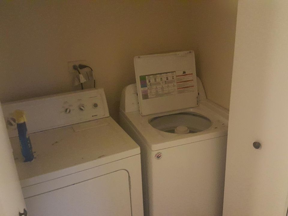2nd image of 2689 Waterford Ct