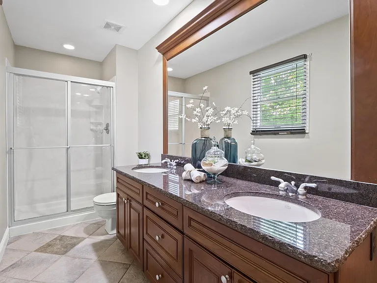 2122 Park Forest Dr — Photo 32