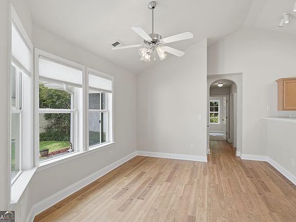 5th image of 2510 Cottage View Way
