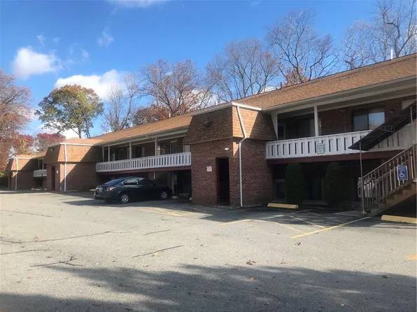 567 Smithfield Rd #8, North Providence, RI 02904