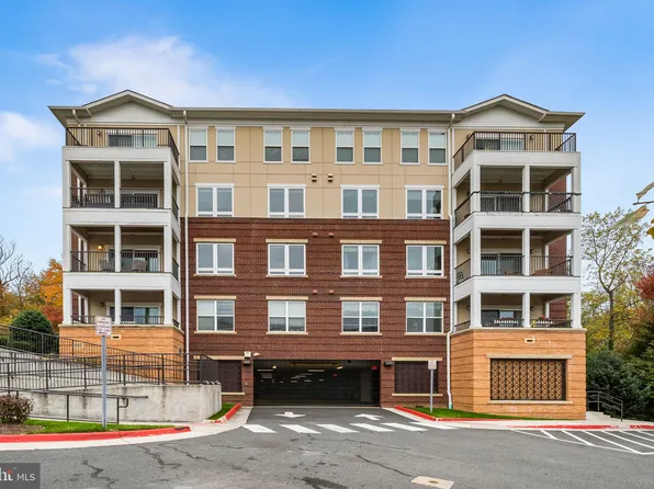 9450 Silver King Ct Unit 202, Fairfax, VA 22031